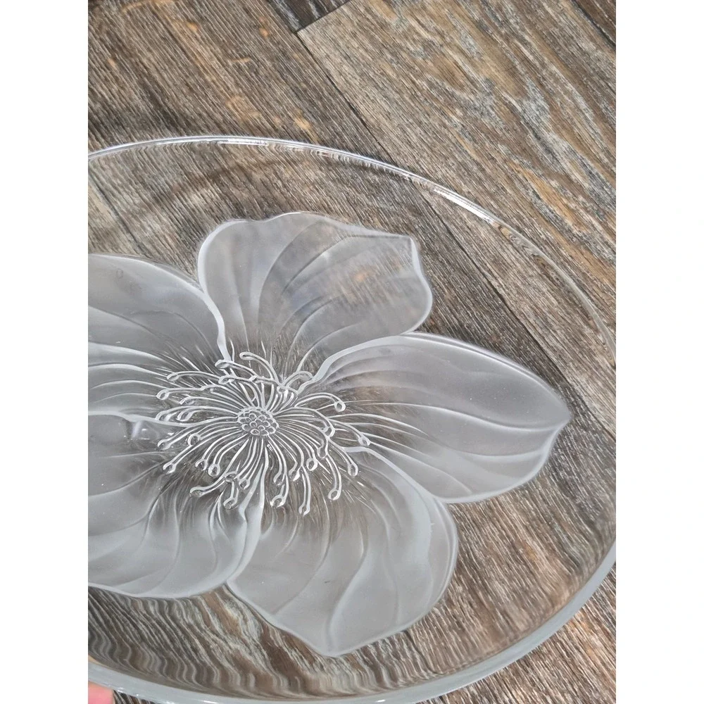 Sasaki Slovenia 1980s Frosted Glass Etched Dogwood Blossom Flower Plate 12